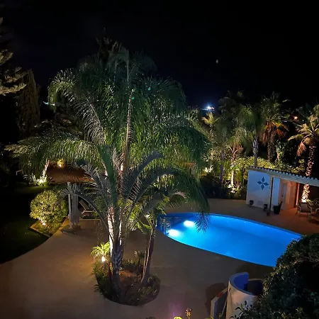 La Pina Guest house *